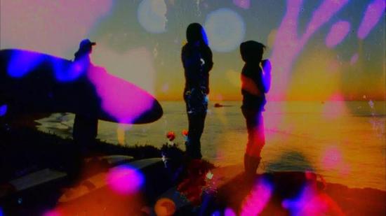 Jennifer West, 《黎明冲浪果冻碗电影》(Dawn Surf Jellybowl Film,2011)。影片截图致谢洛杉矶Marc Foxx。LACMA与余德耀美术馆去年在一个West的作品上进行了合作。