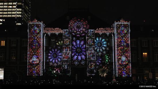 东京站3D Projection Mapping “TOKYO HIKARI VISION”现场3D城堡效果图，©2012 NAKED Inc.