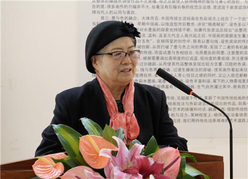 美术理论家、中国艺术研究院研究员陶咏白在开幕式上发言