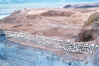 里耶古城北城墙、城墙护坡、城壕