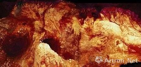 Maltravieso洞穴内的红色手印 图片来源：NBC News