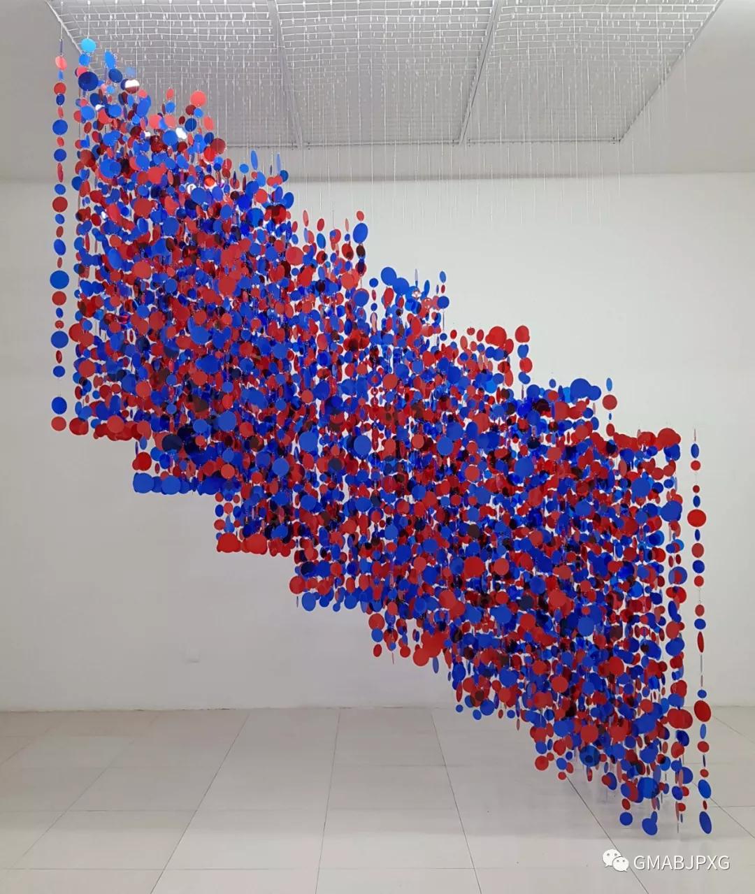 混沌中的秩序 2019 综合材料装置 240×336×120cm
