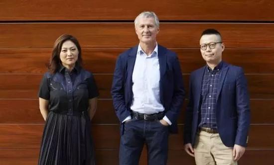 由左至右：詹妮弗·廉、大卫·卓纳及卓纳画廊香港空间总监许宇