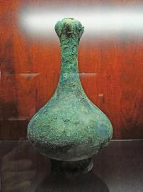 青铜瓶错金