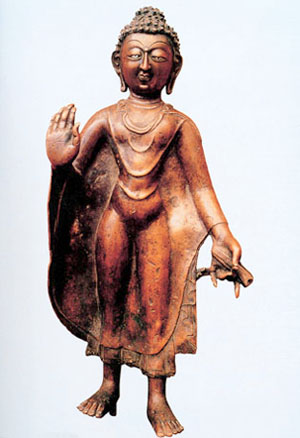 图七 释迦牟尼立像 古格皮央遗址出土12世纪 阿里文物局藏