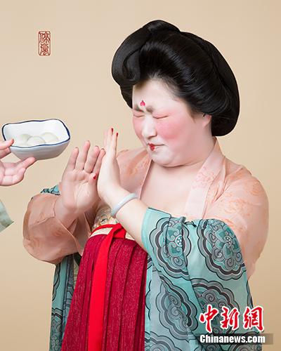 不不不,很胖了不能吃了!(网友“馨润-琉璃”配文 敖珞珈供图)
