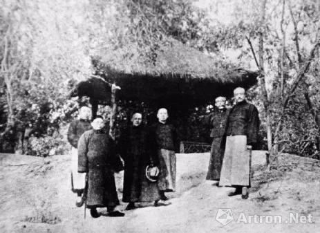 1934年宣南画社成员在中山公园来今雨轩的合照