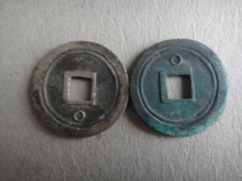 6、重轮, 背下日,银质,径33MM,脱谱品。