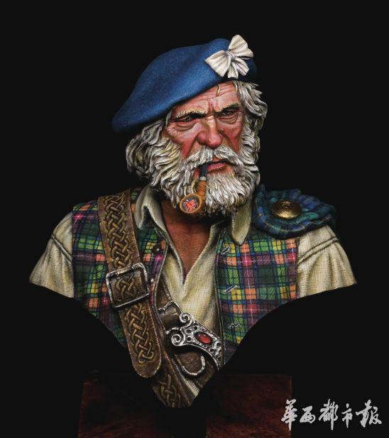 苏格兰高地人，身上的格子衫是其一大特色。