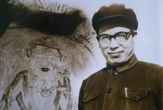 1962年,宿白先生在敦煌莫高窟