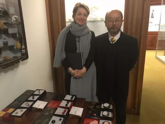 ▲ 中国台湾艺术家黄宝贤（右）与瑞士洛桑理工大学教授Béatrix Boillat（左）