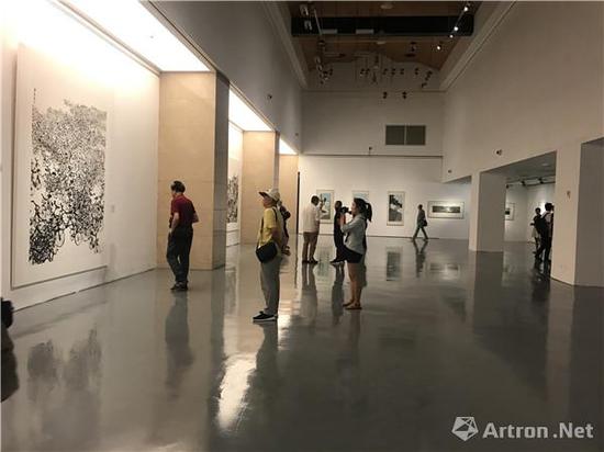 “墨攻：首届武汉水墨双年展”展览现场