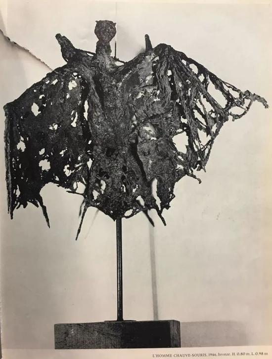 　《蝙蝠人》1946年，铜铸。图片来源：日耳曼娜·里奇耶（1904-1959）个展画册，图片致谢：巴黎科兹沃特画廊