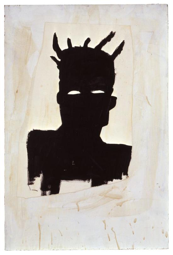 《让-米歇尔·巴斯奎亚自画像》，1983。图片：Collection Thaddaeus Ropac；© VG Bild-Kunst Bonn，2018 &amp; The Estate of Jean-Michel Basquiat；Licensed by Artestar，New York；Courtesy Collection Thaddaeus Ropac，London