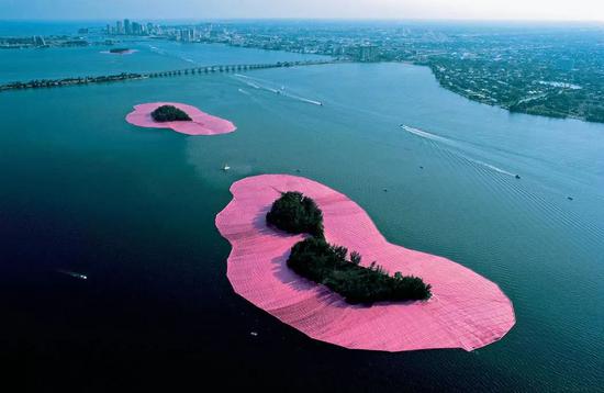 Surrounded Islands, Biscayne Bay, Greater Miami, Florida, 1980-83 Photo: Wolfgang Volz ? Christo