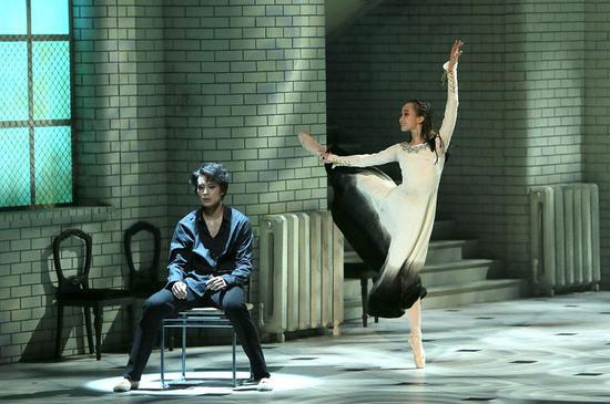 部分与会专家合影 图源：上海芭蕾舞团