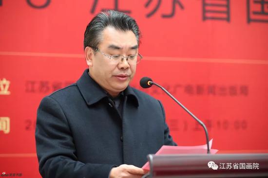 扬州市文广新局副局长周启云主持开幕式