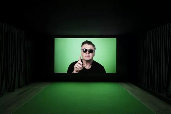 Candice Breitz， Love Story， 2016， Featuring Alec Baldwin and Julianne Moore 7-Channel Installation， Commissioned by the National Gallery of Victoria， Outset Germany + Medienboard Berlin-Brandenburg， Installation View： South African Pavilion， Venice Biennale 2017 Photograph： Andrea Rossetti， Courtesy： Goodman Gallery， Kaufmann Repetto + KOW