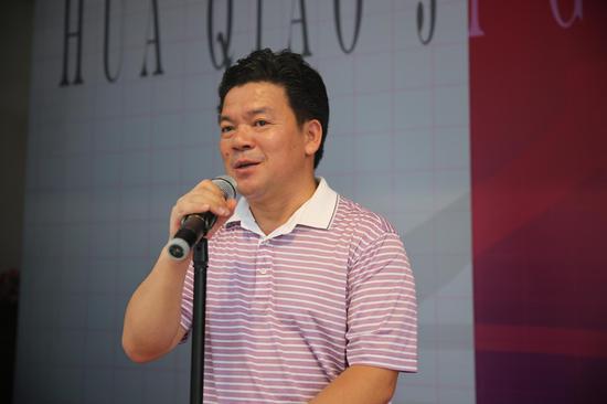 桂林市文联党组书记、主席何绍连致辞并宣布展览开幕