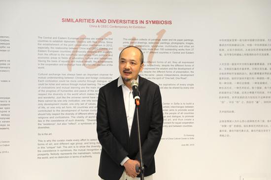 中国艺术家白明致辞