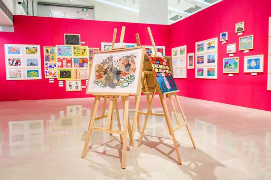 “你行我也行:特殊关爱中的绘画”展览现场