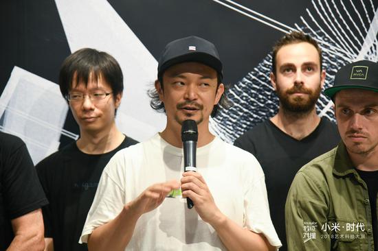艺术家:真锅大度