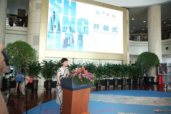上海城市规划展示馆馆长杭燕宣布展览开幕