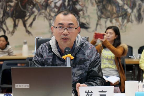 中国国家博物馆研究馆员,中国美协理论委员会委员朱万章主讲“黄胄生肖题材绘画研究”