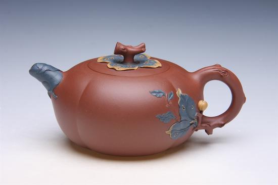 藝術(shù)家蔣藝華作品 事事如意壺 泥料:紫泥 年代:2017 容量:440CC