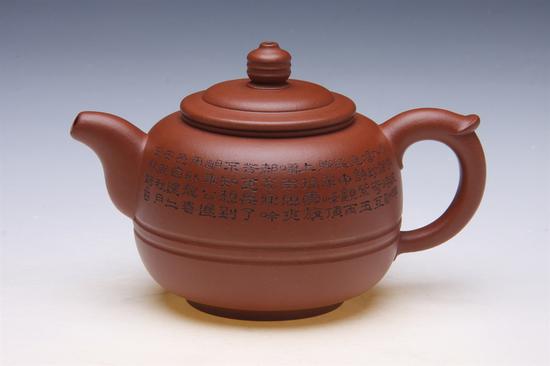 艺术家范黎风作品 双线福韵壶 泥料：清水泥 年代：2012 容量：480 CC