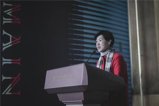 苏州工业园区宣传部(文体旅游局)副局长何雯宣布展览开幕