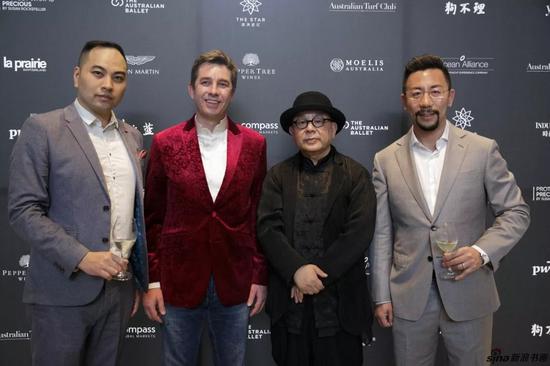 ▲右起:吕能幸、国际知名时装设计师计文波、胡润、Robin King