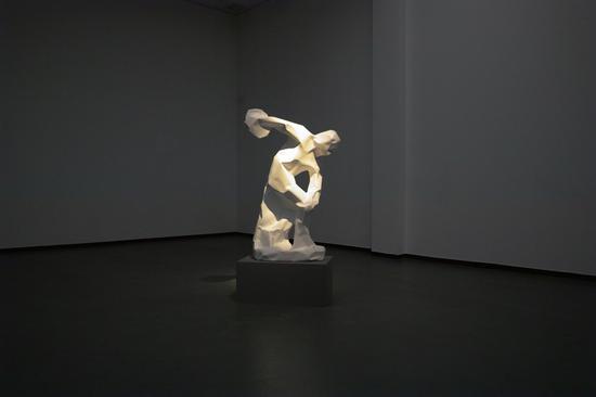 掷铁饼者 玻璃钢，高170cm,2016年