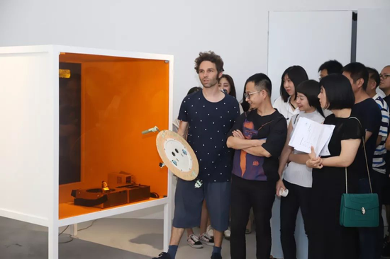 《是谁在创作 Who‘s Creating》展览现场,图片由量子画廊提供