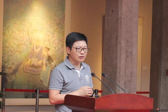 国家画院研究员、信息部主任、中国美术报执行总编王平讲话
