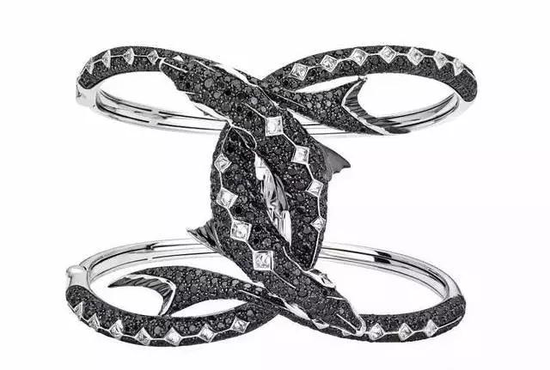 Sturgeon 白金手镯镶嵌方形切割无色钻石和圆形切割黑钻