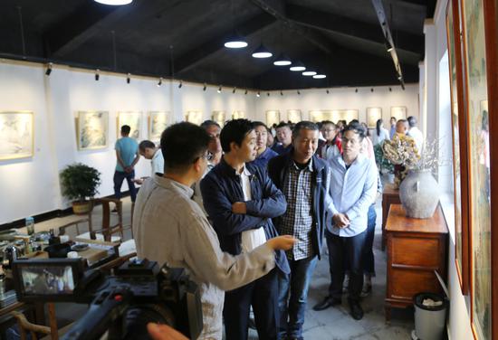  Ϊ����ϯ����ɽˮ����Ʒ