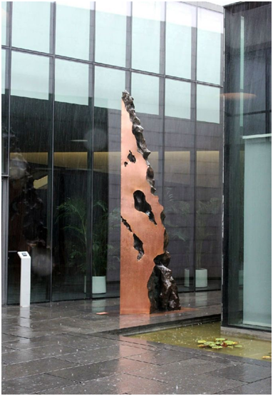 石-屹立 铜 高420cm 深圳万科国际会议中心 2011年