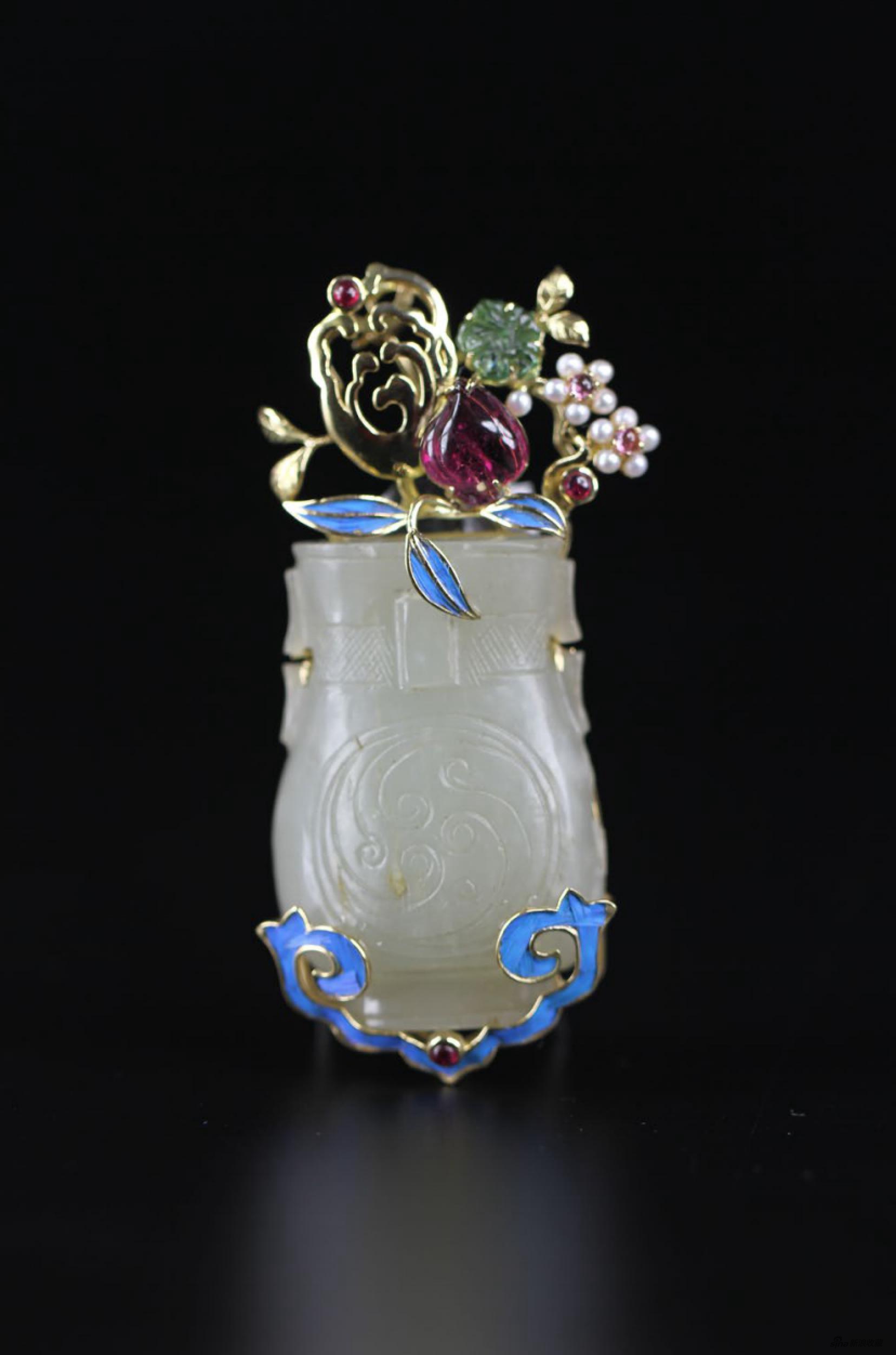 镶金点翠百宝花瓶,明代和田玉嵌饰、碧玺18K金,6×2.5cm