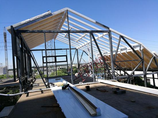 先生的药房建筑时2016年7月