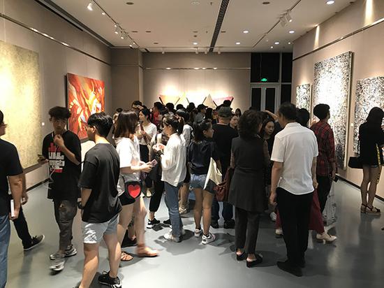 展览会现场人气爆棚。