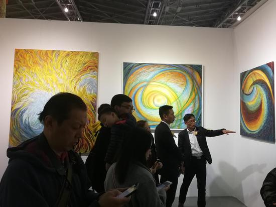 第22届上海艺博会王冰个展“凤凰涅槃”现场