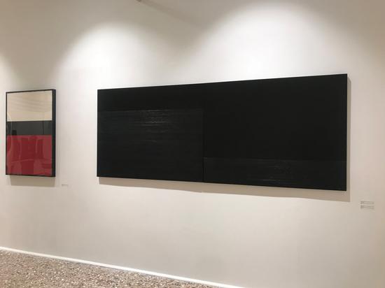 林栋 《Margin line》系列 80x112cm/136x 106cm x 2 天然漆、纸、铝板2017