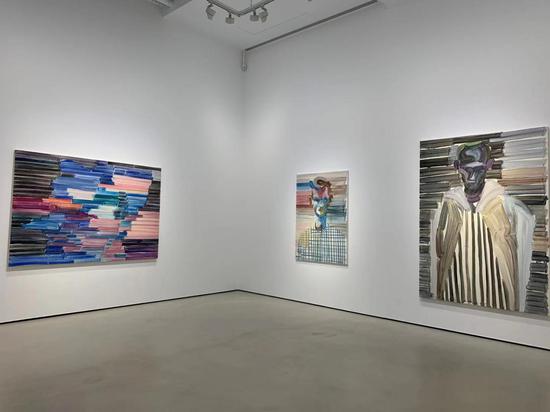 图:江上越个展《彩虹》现场 Egami Etsu solo show “RAINBOW” exhibition in Whitestone gallery Taipei