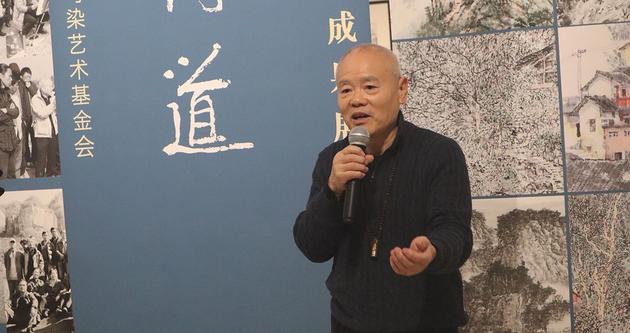 李小可师长教员在展览揭幕式上致辞