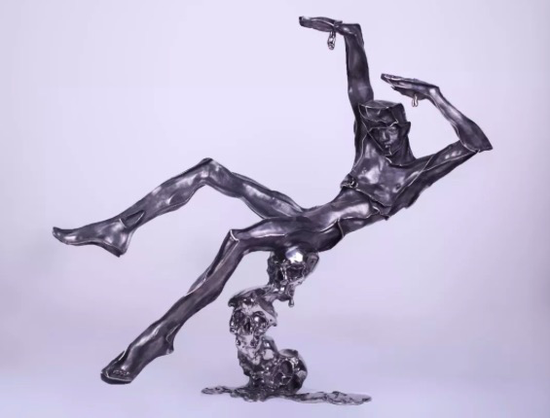 王立伟《揭谛!揭谛!》115x50x102cm 不锈钢 2014