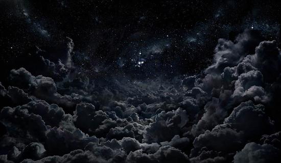 摄影师用迷人云图制作壮观天体照_海外动态