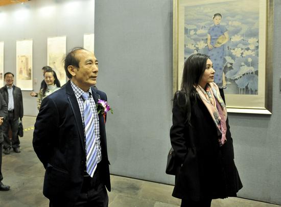 与著名演员杨恭如女士共同观看作品