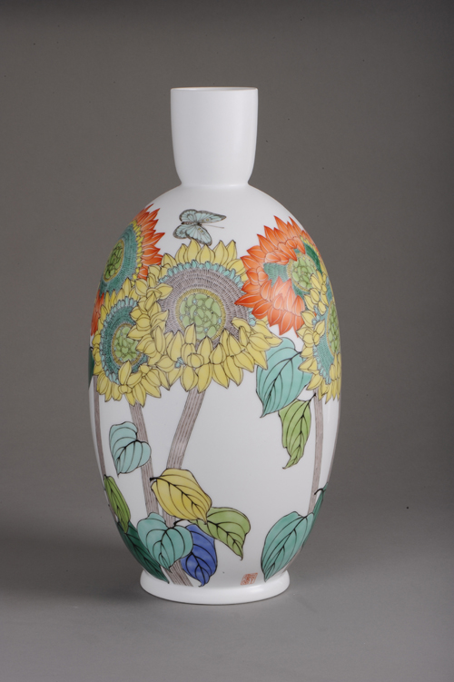 邹晓雯 倾日葵花 直径28cm×高45cm 古彩瓷瓶 2015