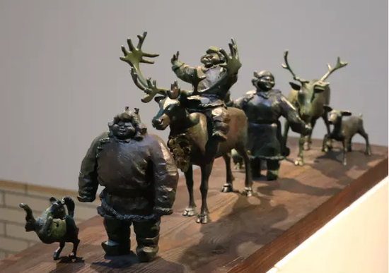 名称：飘逝的铃声
尺寸：110*40*30CM
材质：青铜
年代：2014
